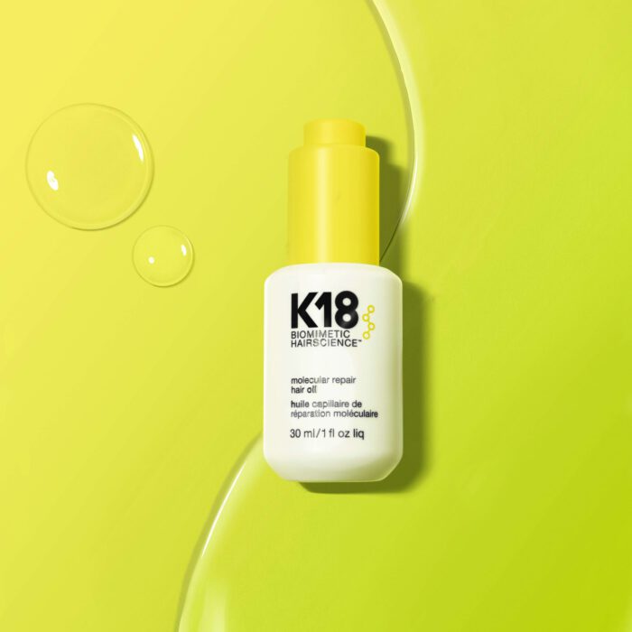 K18 Molecular Repair Hair Oil gewichtloze olie werkt op alle haartypes om te versterken, schade te herstellen, pluis te verminderen.