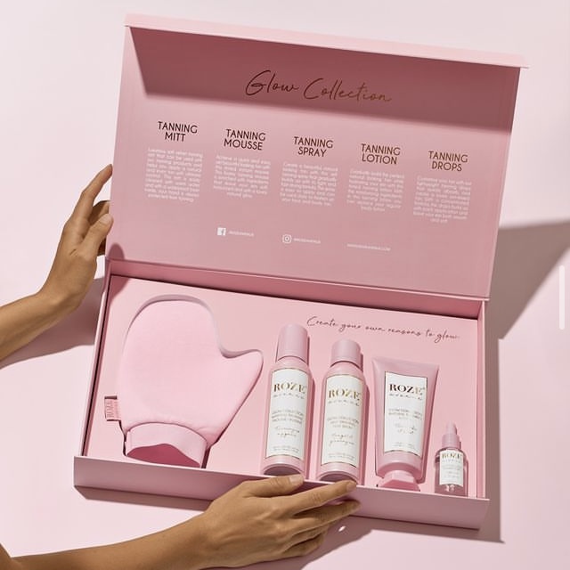 Roze Avenue Glow Collection Giftbox is het ideale cadeau voor Valentijn. Een stralend, glanzende gebruinde huid, past perfect bij jou lingerie.